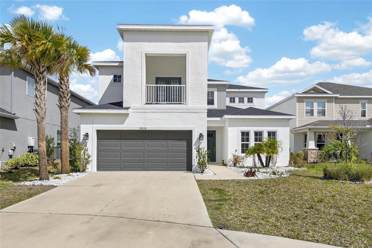 5810 Fieldmoor Ct - Photo 2 of 50