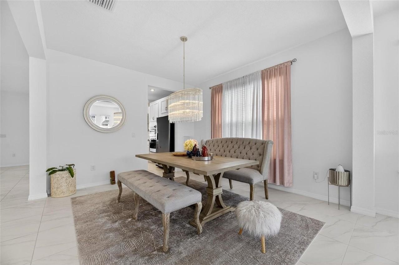 5810 Fieldmoor Ct - Photo 7 of 50