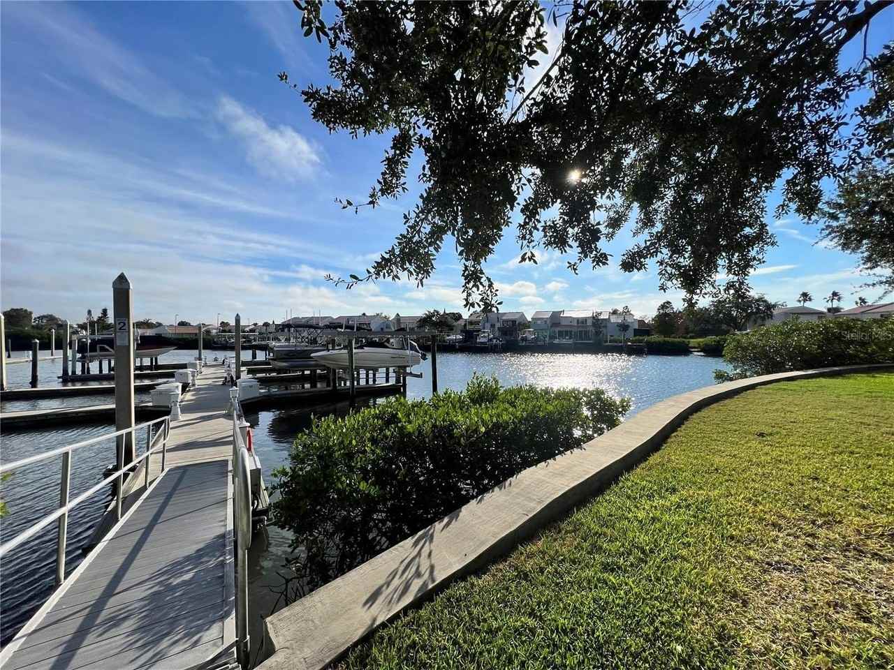 4303 Spinnaker Cove Ln - Photo 6 of 50