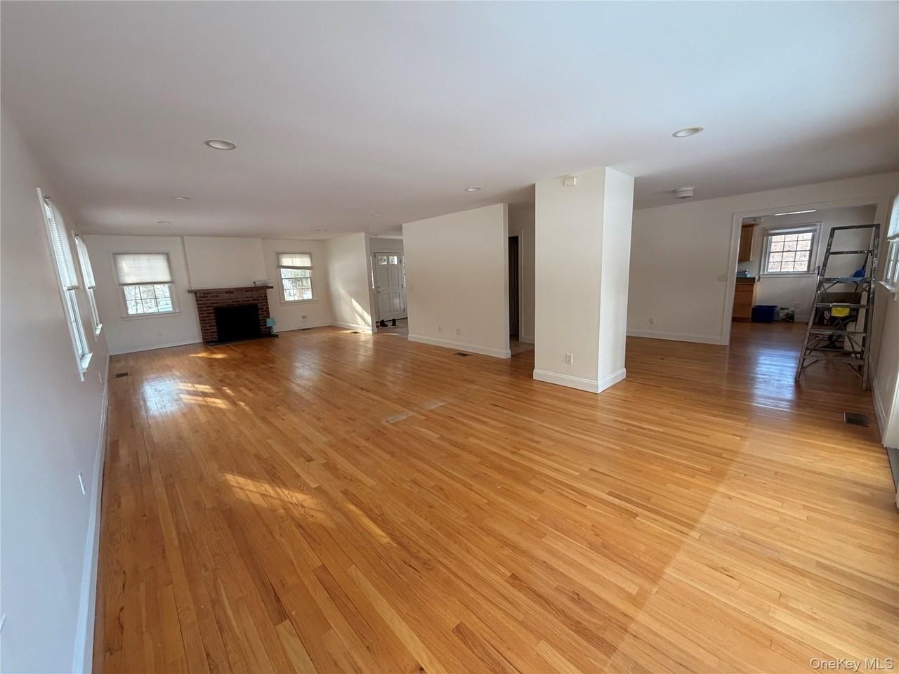 4 Lloyd Point Dr - Photo 2 of 13