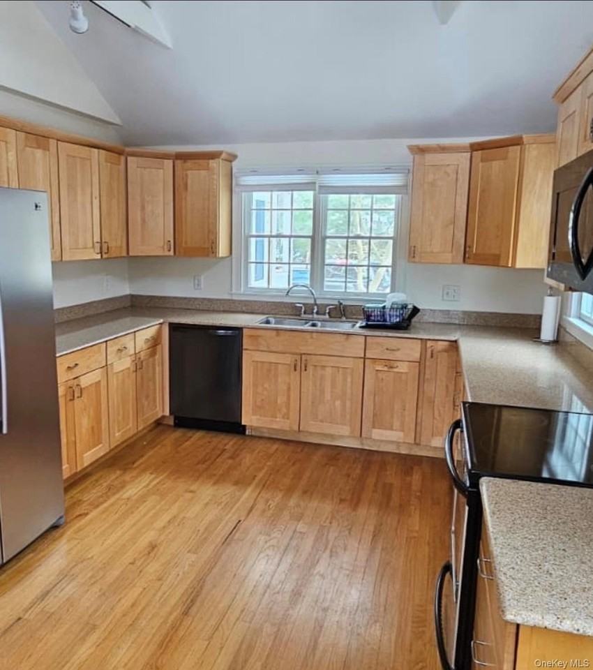 4 Lloyd Point Dr - Photo 5 of 13