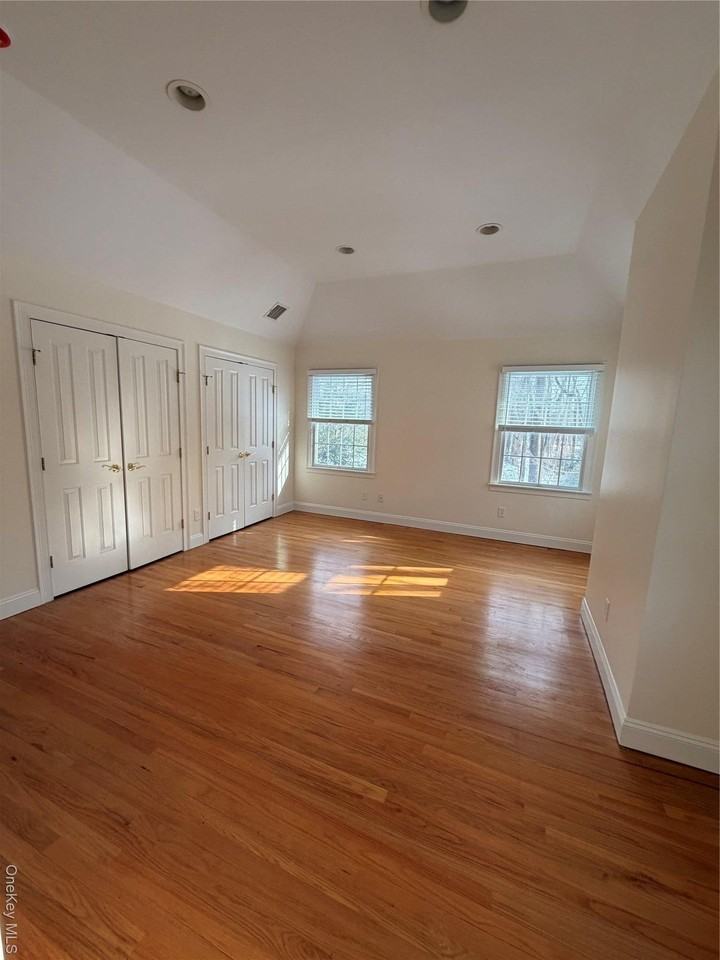 4 Lloyd Point Dr - Photo 7 of 13