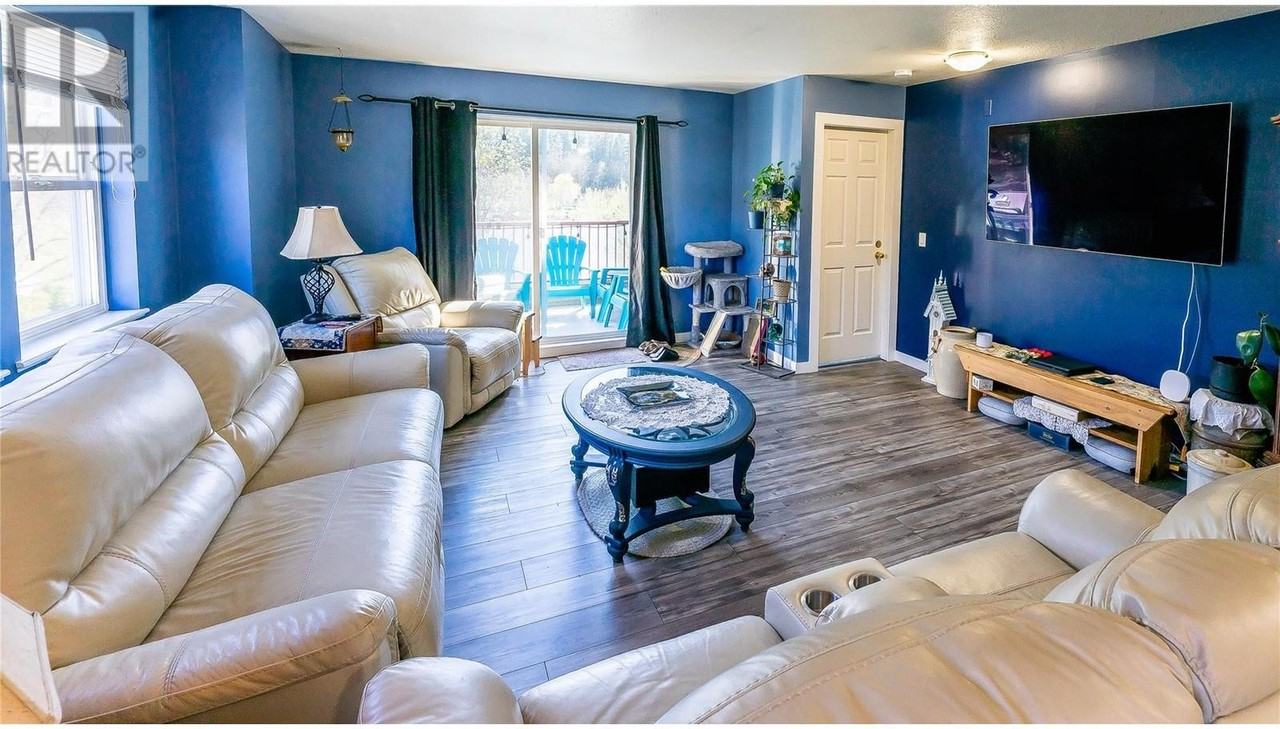 420 Colonial House #302 - Photo 7 of 10