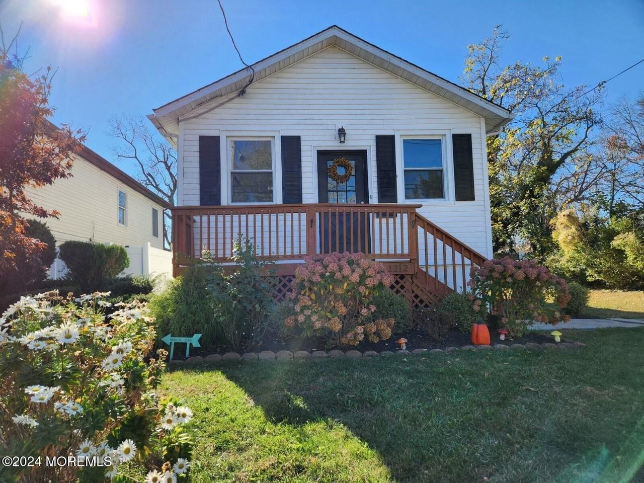 1212 10th Ave - Photo 2 of 18