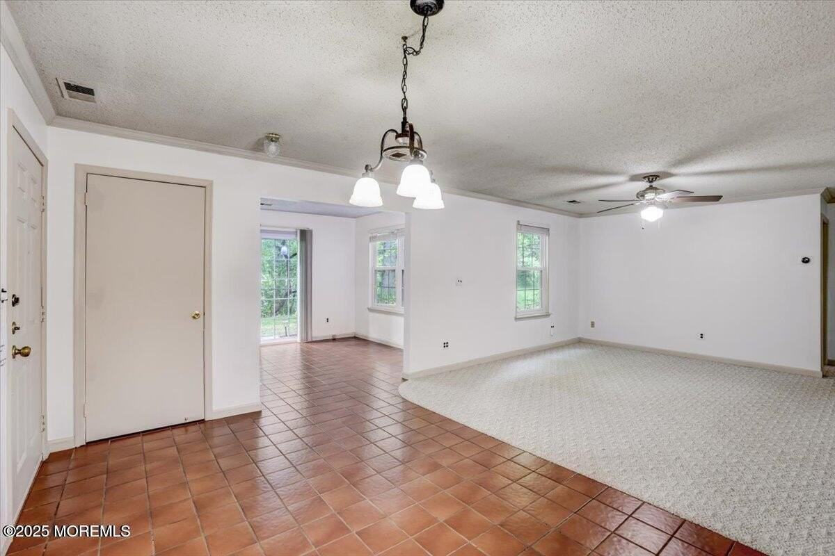 5-3 Portland Ct Unit 3 - Photo 4 of 13