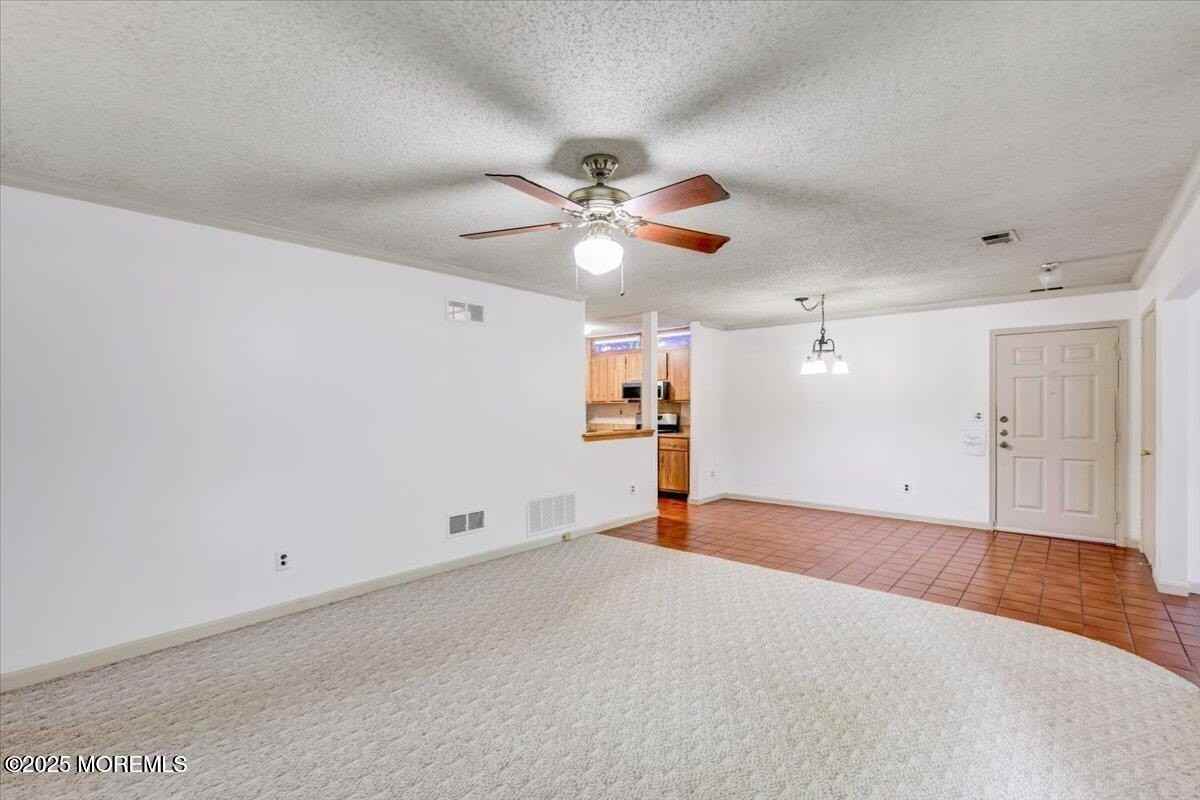 5-3 Portland Ct Unit 3 - Photo 5 of 13