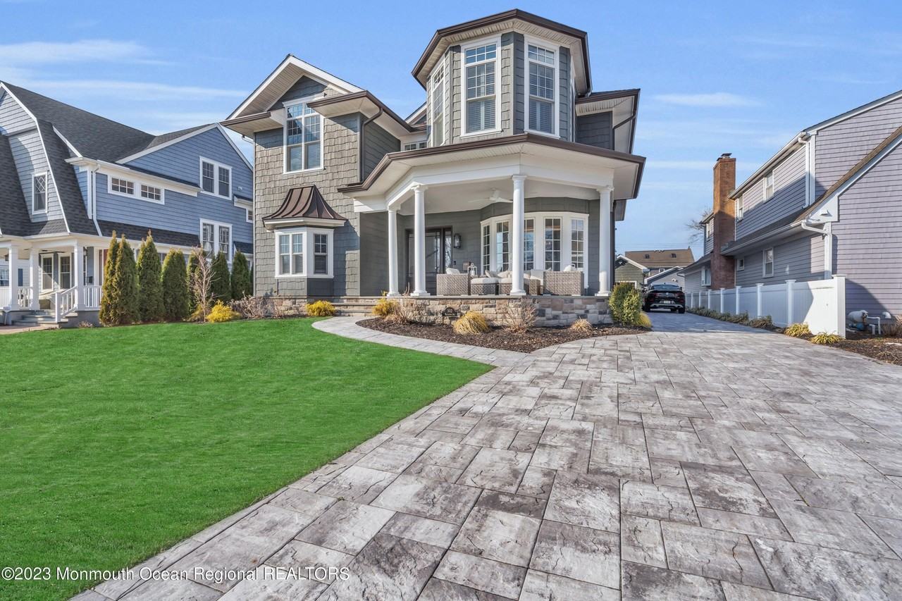 502 Brighton Ave - Photo 2 of 50