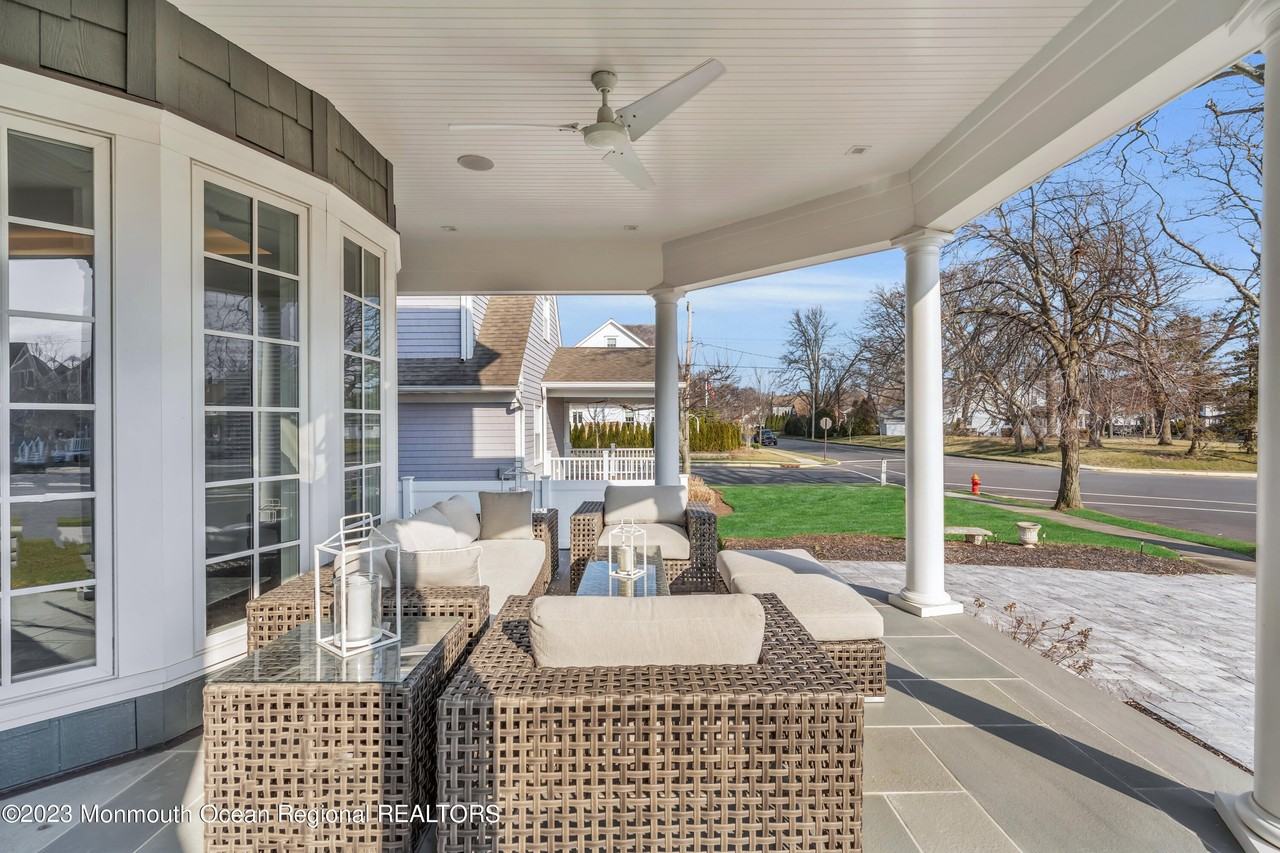 502 Brighton Ave - Photo 4 of 50