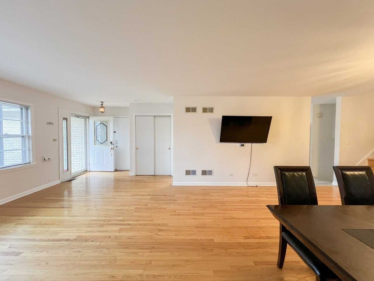 4716 N Thatcher Ave - Photo 4 of 50