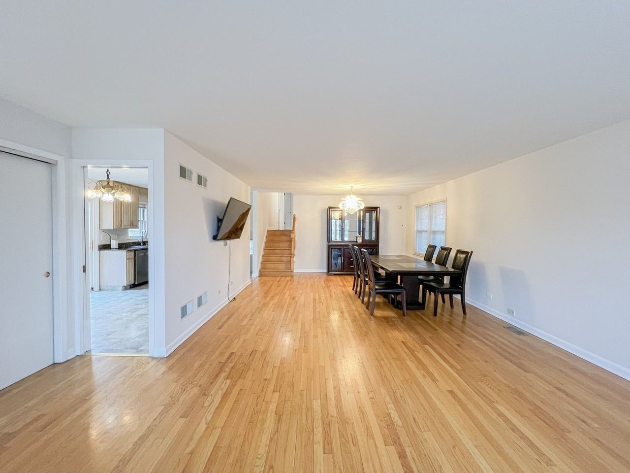 4716 N Thatcher Ave - Photo 5 of 50