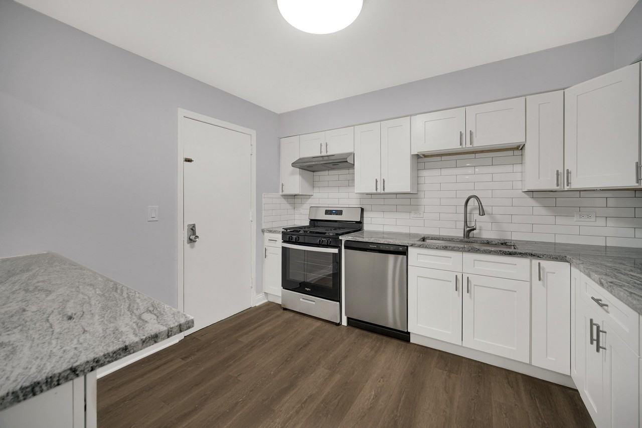 10361 Dearlove Rd Apt 1i - Photo 3 of 13