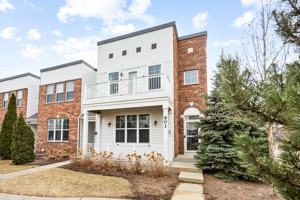 featured image of 901 Times Square Dr