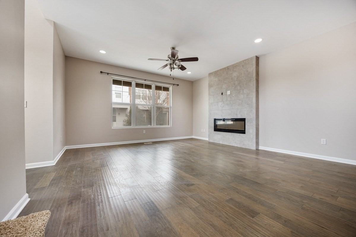 901 Times Square Dr - Photo 5 of 27