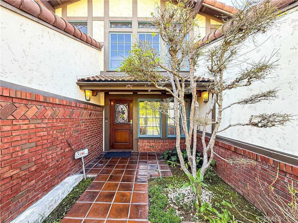 528 W Winnie Way - Photo 2 of 20