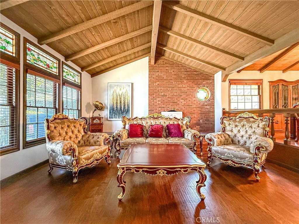 528 W Winnie Way - Photo 4 of 20