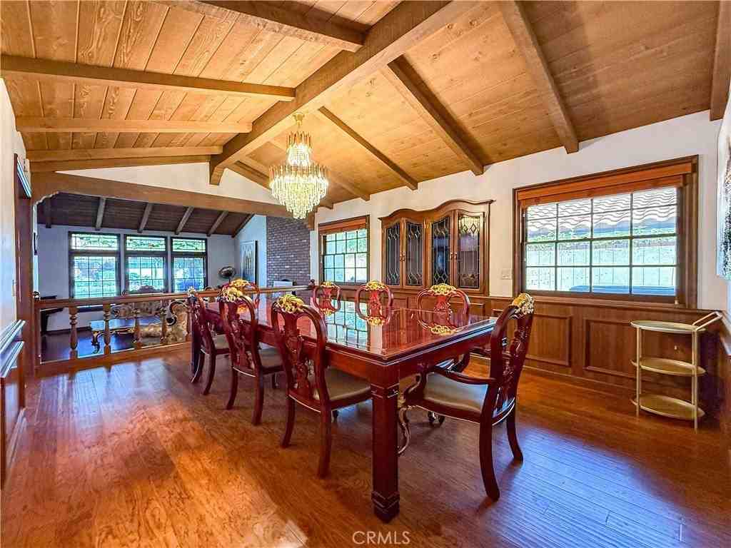 528 W Winnie Way - Photo 7 of 20