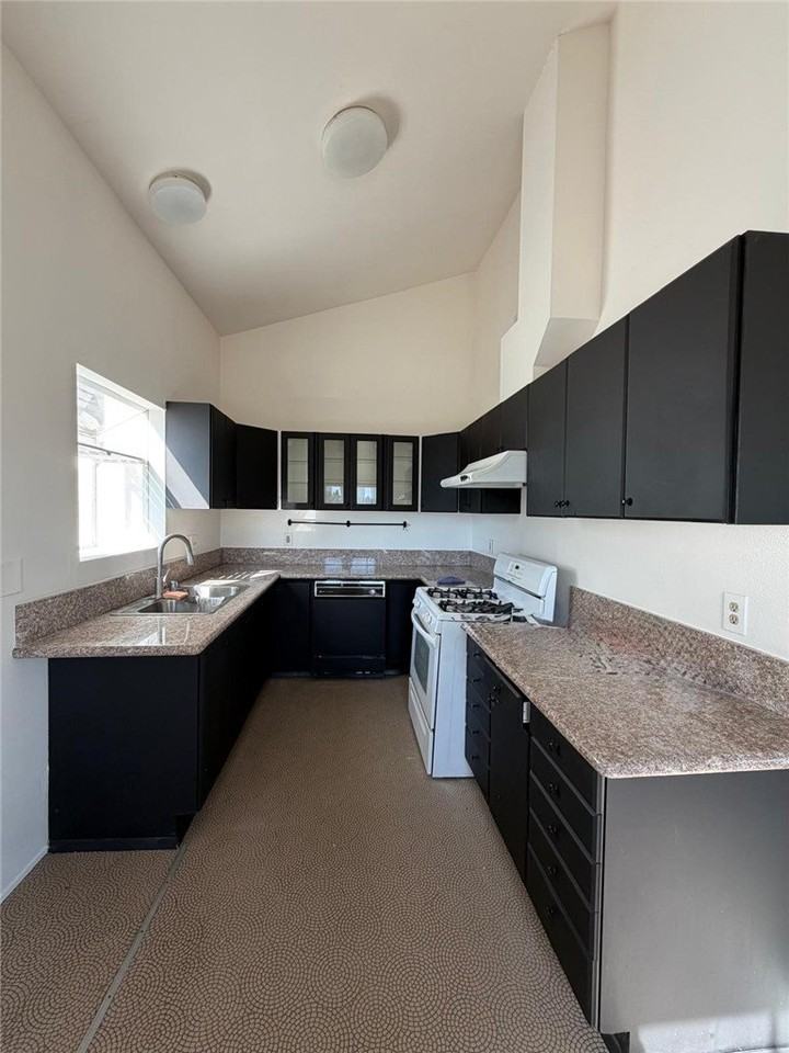 911 N Beaudry Ave #E - Photo 6 of 21