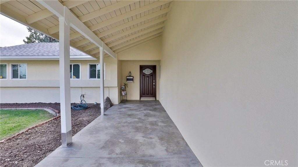 304 Navajo Springs Rd - Photo 2 of 39