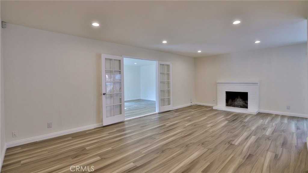 304 Navajo Springs Rd - Photo 4 of 39