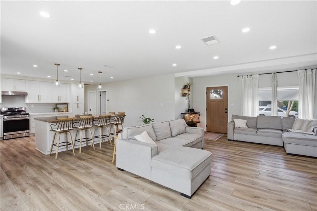 3108 Ladoga Ave - Photo 6 of 30