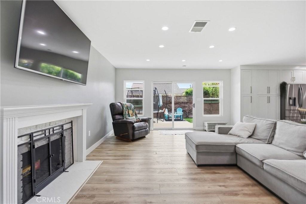 3108 Ladoga Ave - Photo 7 of 30