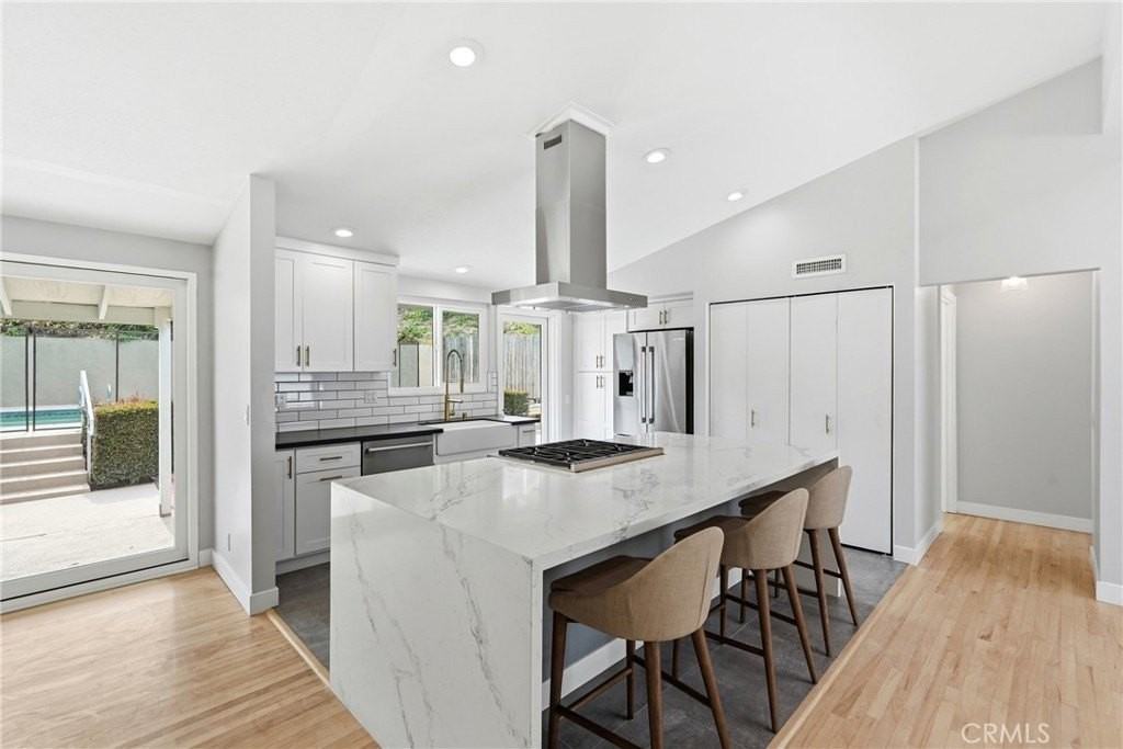 5005 Willow Wood Rd - Photo 2 of 21