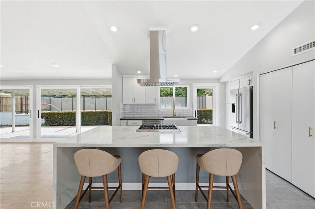 5005 Willow Wood Rd - Photo 3 of 21