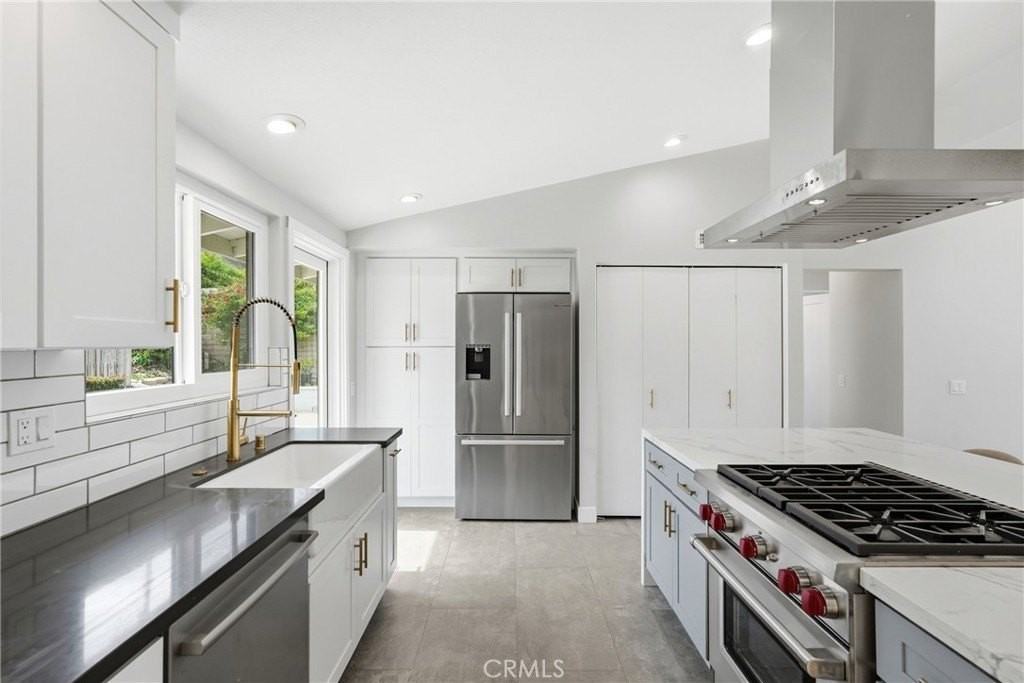 5005 Willow Wood Rd - Photo 4 of 21