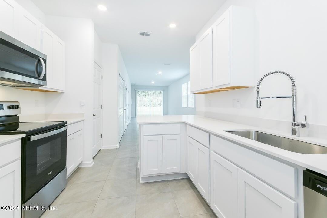 215 Elmhurst Ln - Photo 4 of 30