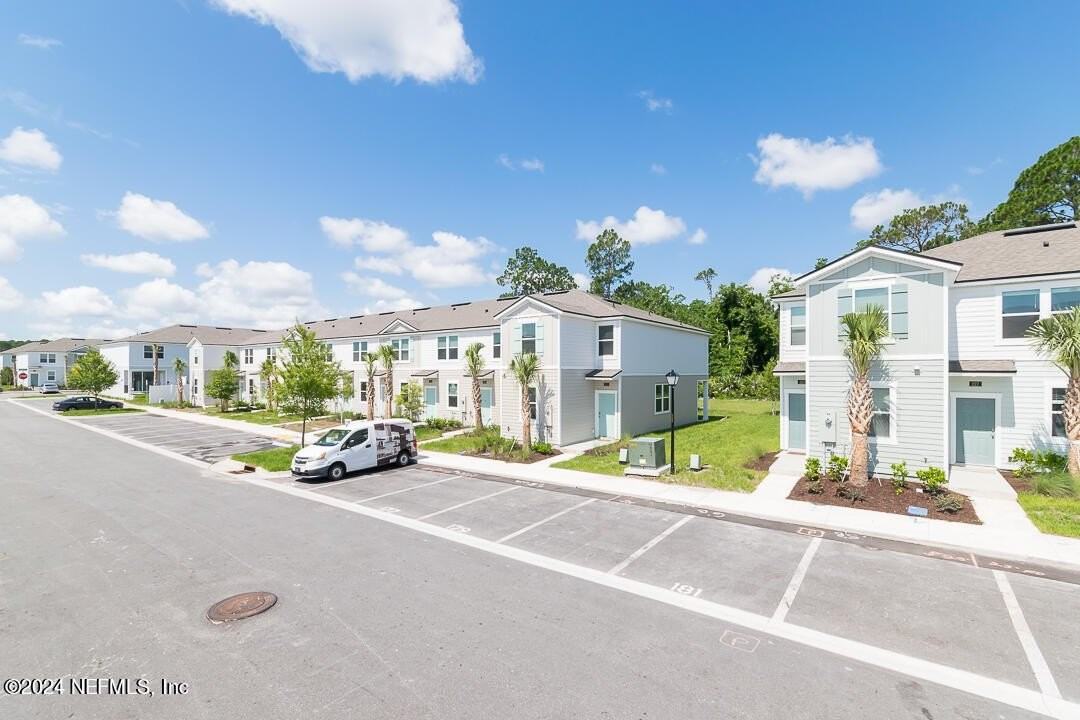 215 Elmhurst Ln - Photo 7 of 30