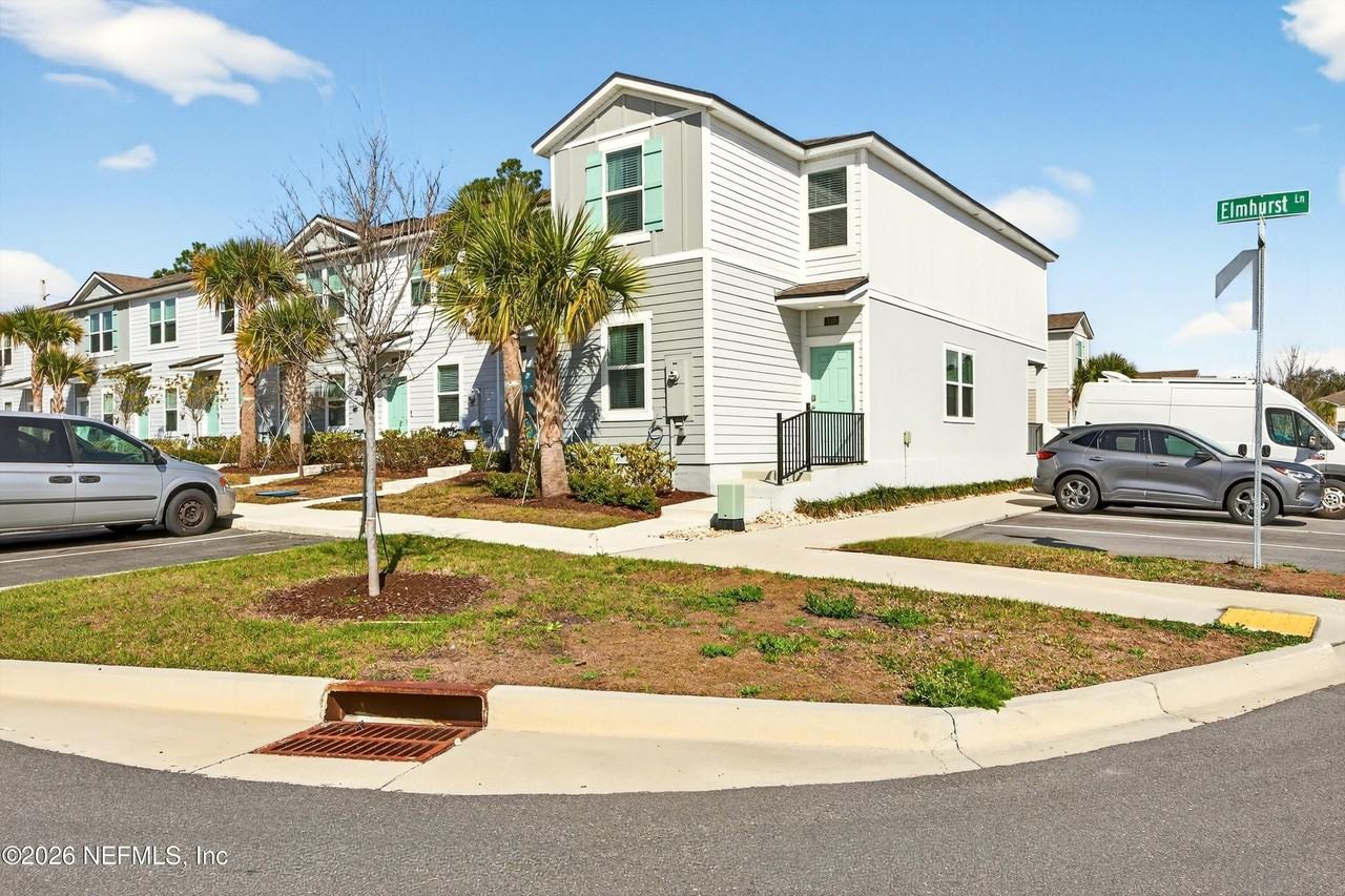 125 Elmhurst Ln - Photo 2 of 44