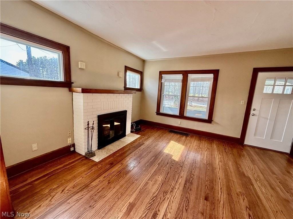 364 N Chillicothe Rd - Photo 3 of 33