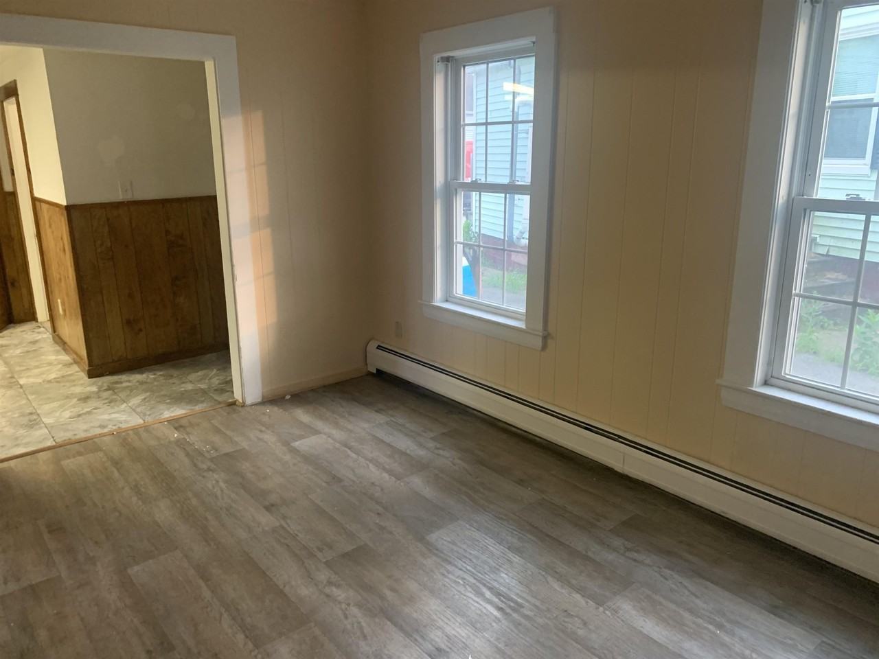 22 Spring St - Photo 5 of 32