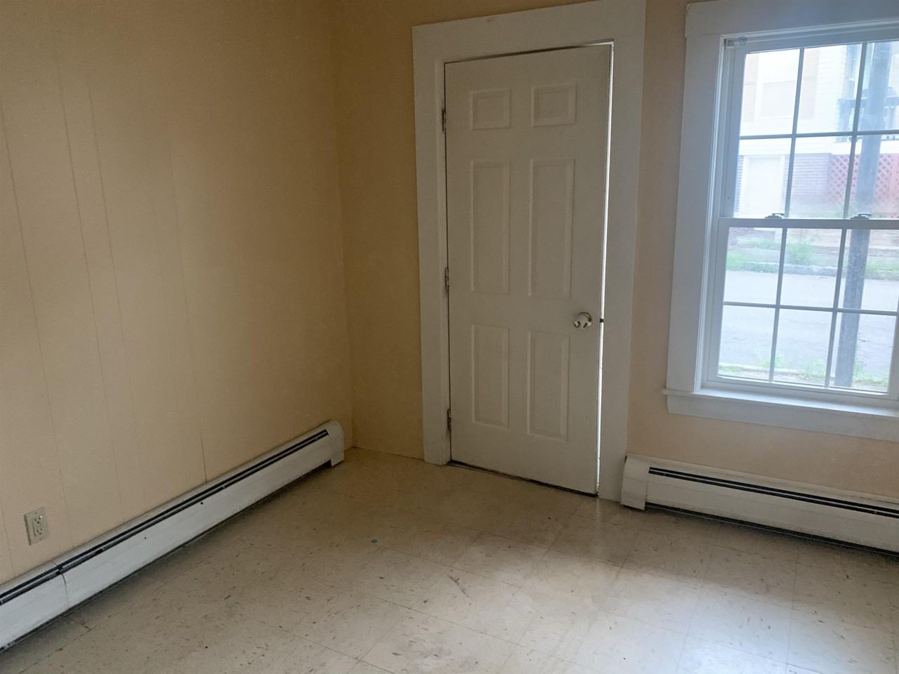 22 Spring St - Photo 7 of 32