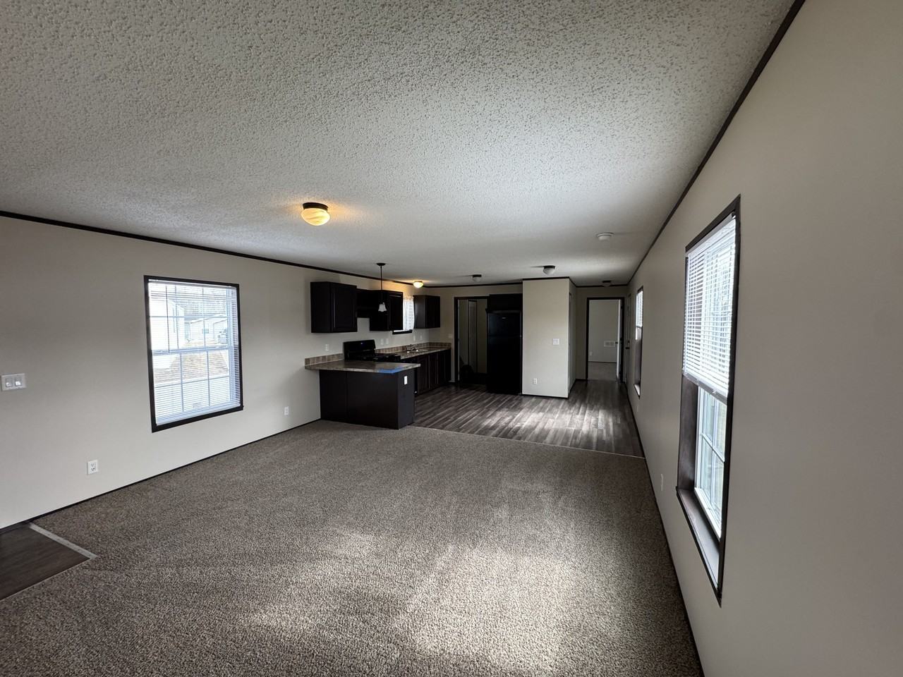 32 Armstrong St #32 - Photo 4 of 9