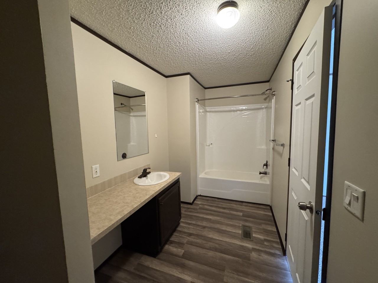 32 Armstrong St #32 - Photo 6 of 9