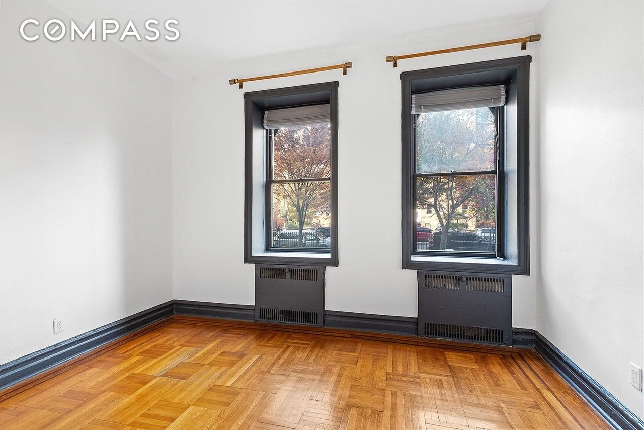 70 Lenox Rd #1E - Photo 3 of 6