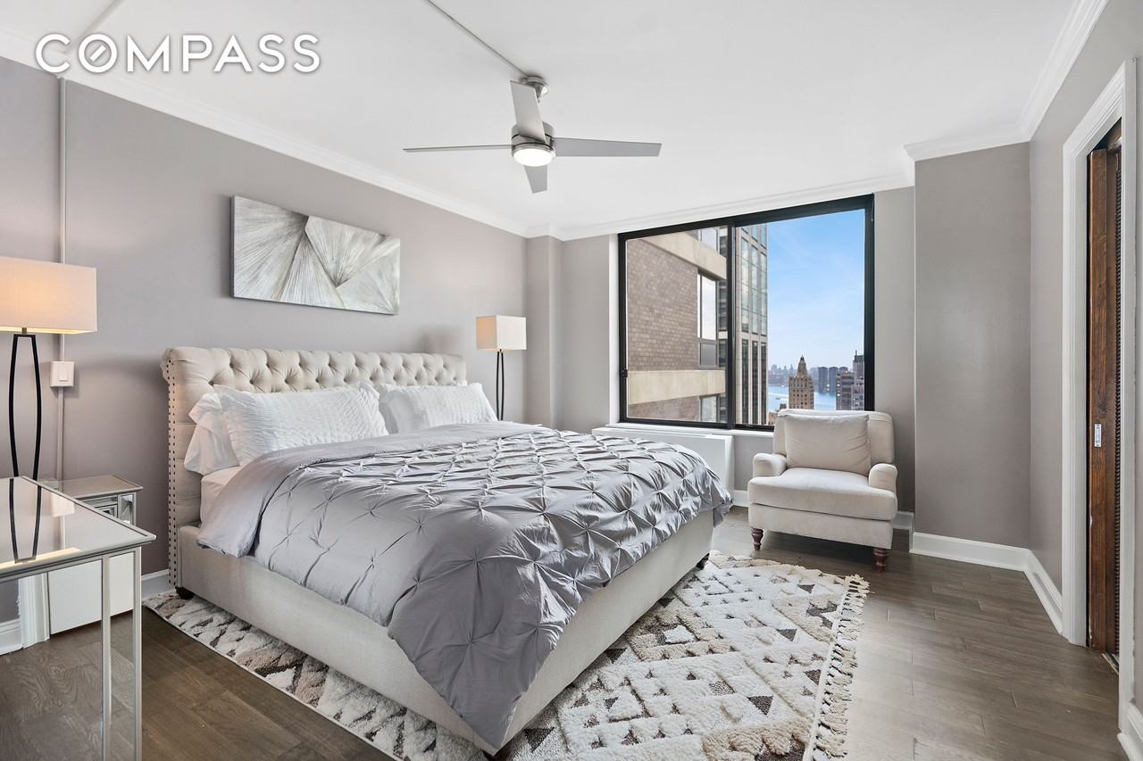 418 E 59th St #35A - Photo 4 of 7