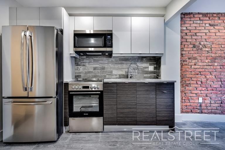 2517 Bedford Ave #1B - Photo 3 of 16