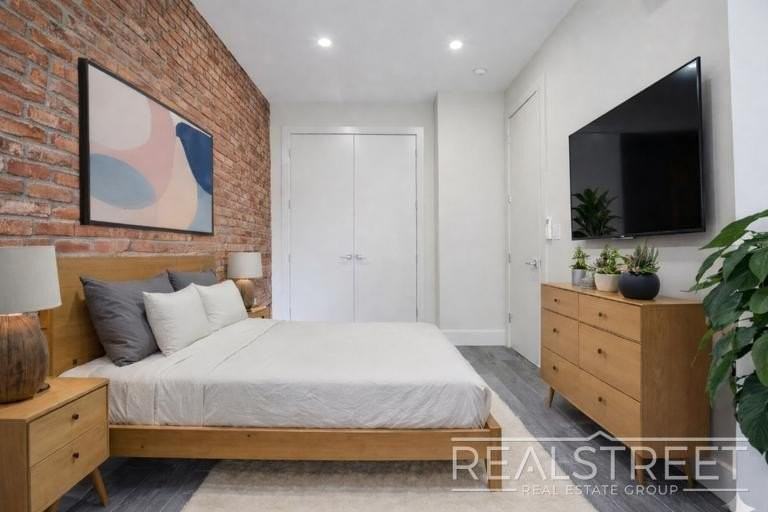 2517 Bedford Ave #1B - Photo 6 of 16