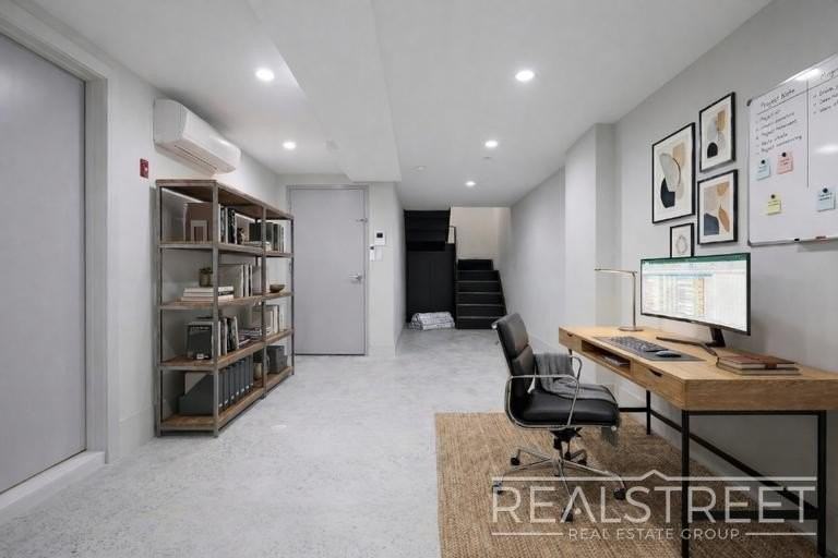 2517 Bedford Ave #1B - Photo 7 of 16