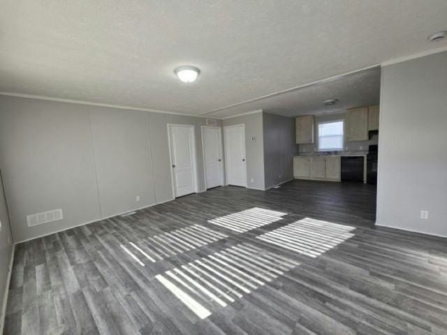 801 Macbeth Cir #207 - Photo 4 of 6