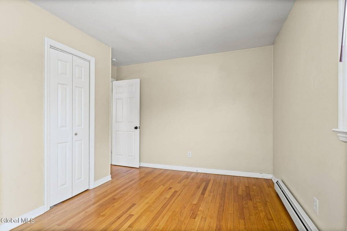 165 S Pine Ave - Photo 5 of 30