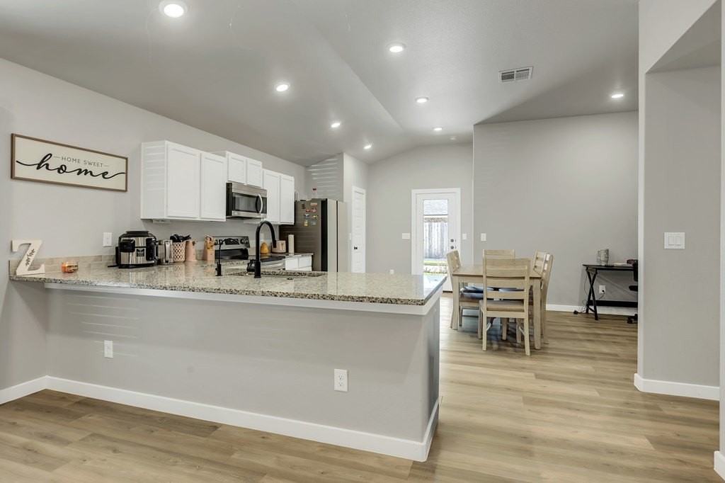 460 Staghorn Dr - Photo 7 of 24