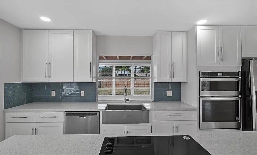 219 Se 13th St - Photo 2 of 17