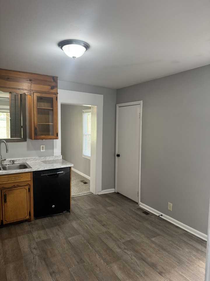 1515 Rosedale Ave #1 - Photo 7 of 31