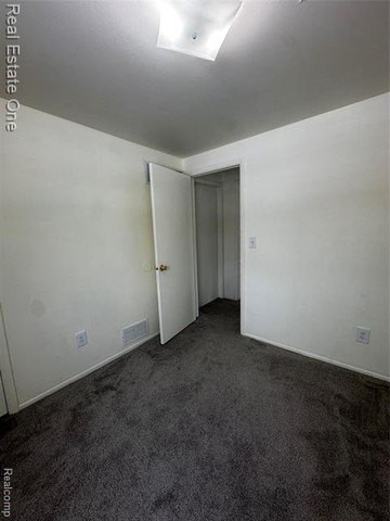 102 Princeton Dr - Photo 2 of 8