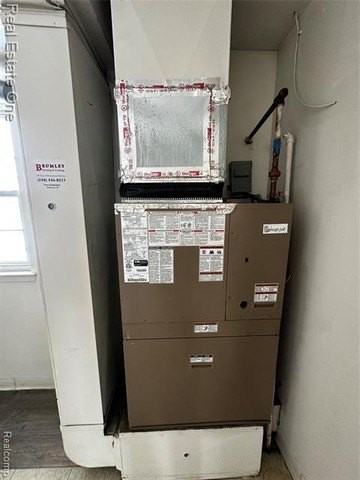 102 Princeton Dr - Photo 3 of 8