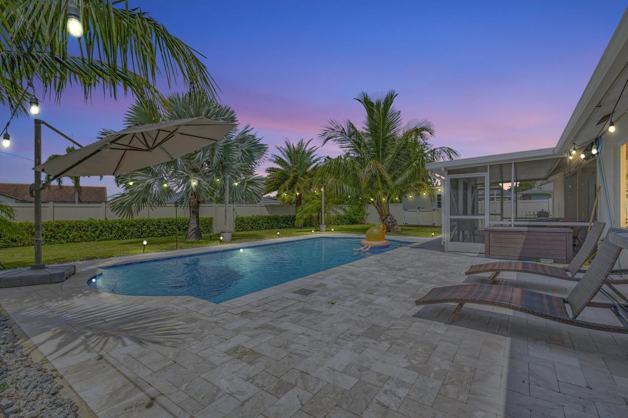 1104 Jackpine St - Photo 2 of 50