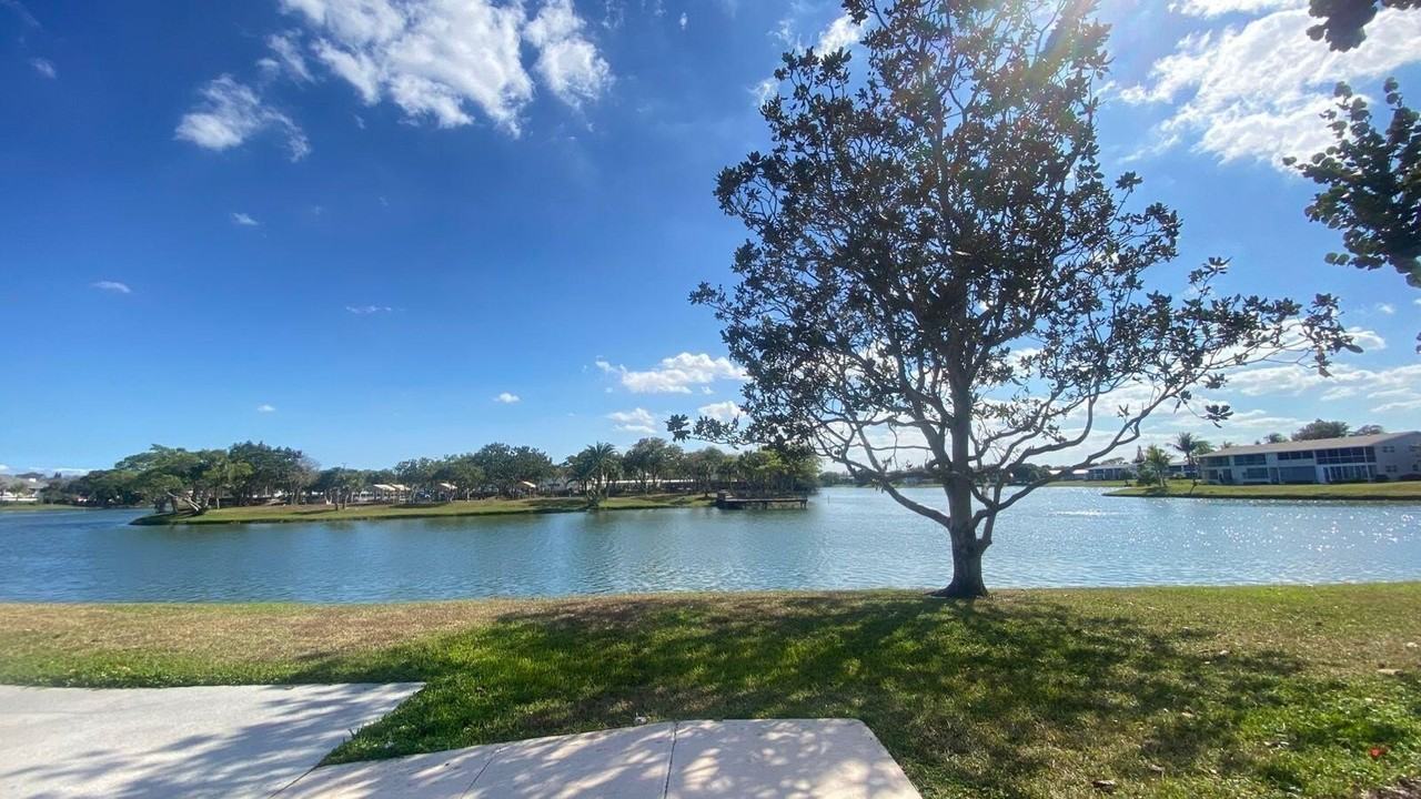 200 Stratford O - Photo 2 of 10